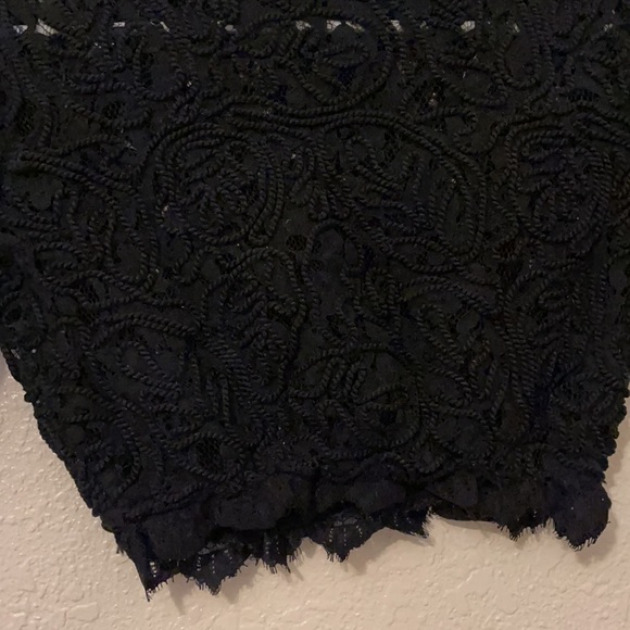 Black crop top - Picture 3 of 3